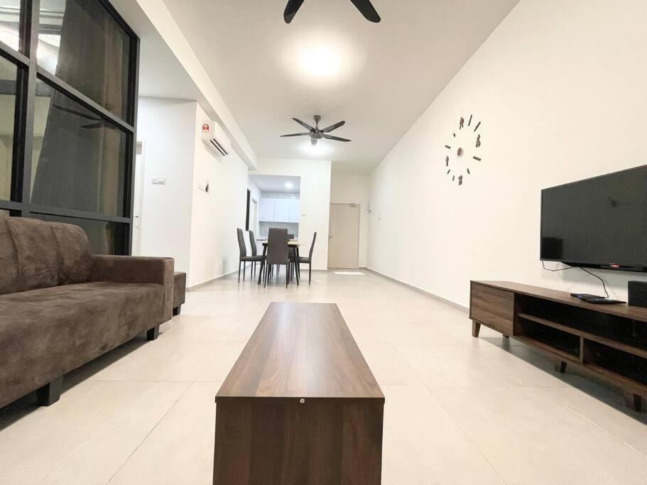 Quartz Near To Jonker Walk With Infinity Pool Cozy 3B2B Apartment Malacca Bagian luar foto
