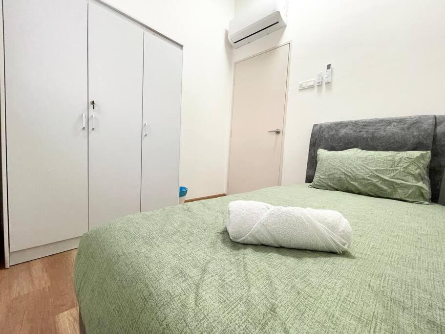 Quartz Near To Jonker Walk With Infinity Pool Cozy 3B2B Apartment Malacca Bagian luar foto
