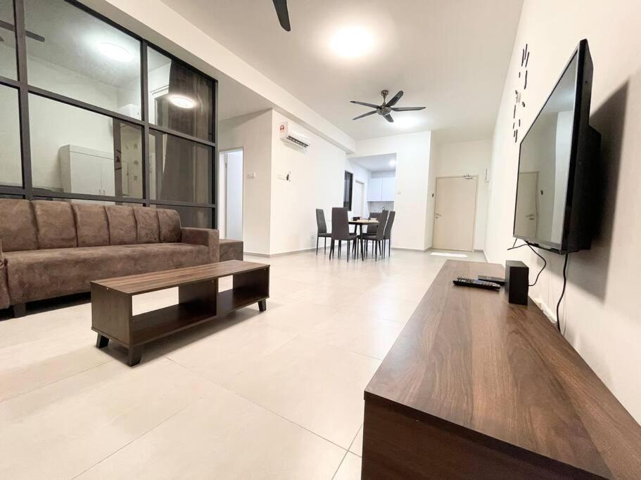 Quartz Near To Jonker Walk With Infinity Pool Cozy 3B2B Apartment Malacca Bagian luar foto