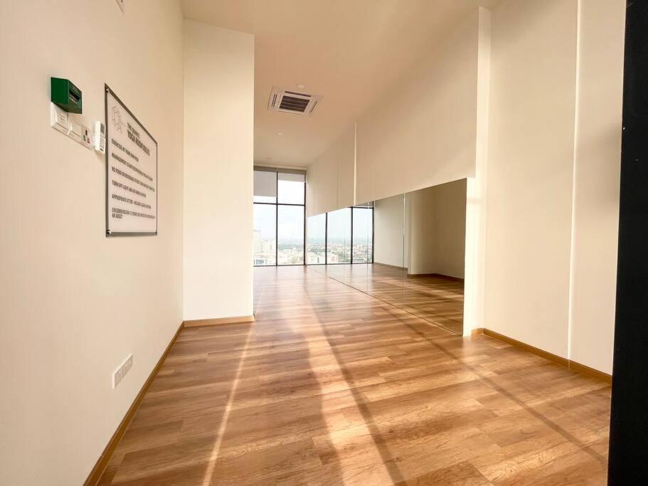 Quartz Near To Jonker Walk With Infinity Pool Cozy 3B2B Apartment Malacca Bagian luar foto