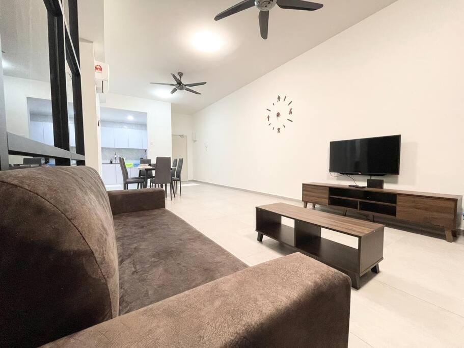 Quartz Near To Jonker Walk With Infinity Pool Cozy 3B2B Apartment Malacca Bagian luar foto